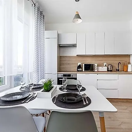 호텔 Bm W Centrum Szczecina 3*
